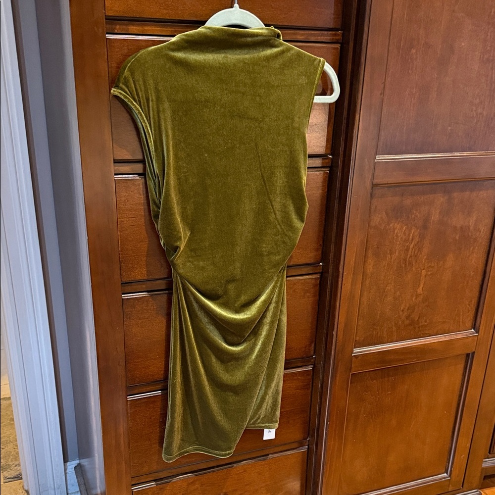 Commense Olive Green Velvet Midi Dress